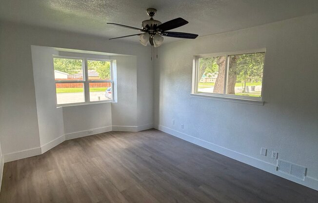 550 GLN OAKS BLVD