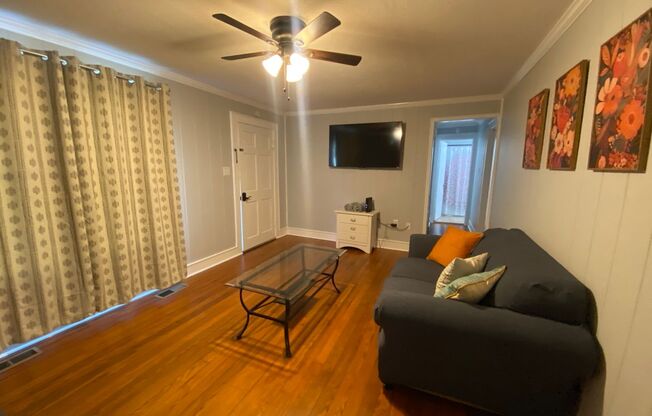 2bedroom furnished home near St. Bernard's Hospital!!!!!!