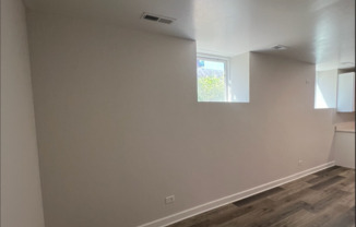 2 beds, 1 bath, $1,500, Unit GR