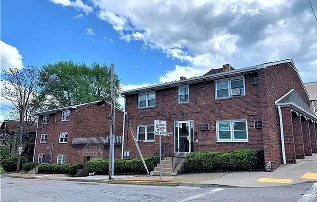 305 - 3039 West Liberty Avenue