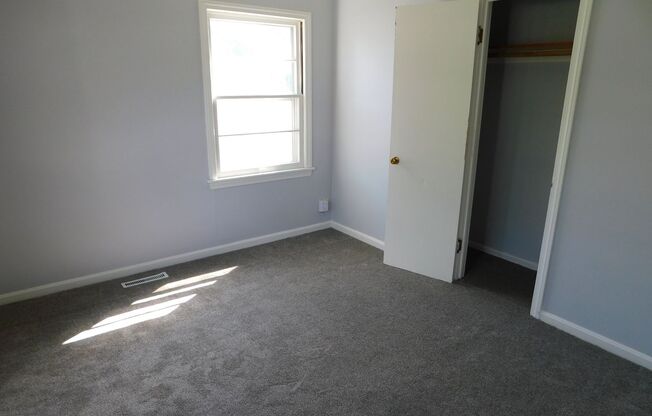 2 beds, 1 bath, $995