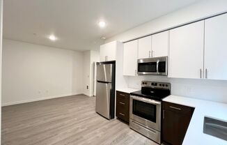 1 MONTH FREE RENT! Brand New Modern Units in N. Tabor Neighborhood