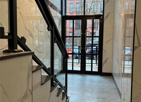 163 MACDOUGAL ST