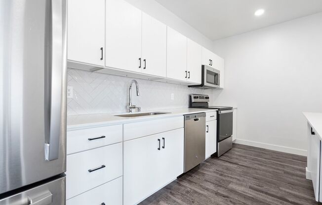 2 beds, 1 bath, 964 sqft, $1,735, Unit 308