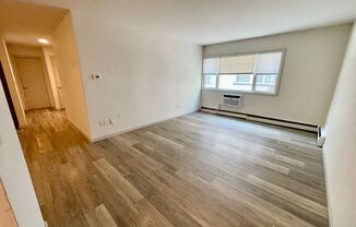 2 beds, 1 bath, $1,295, Unit 116