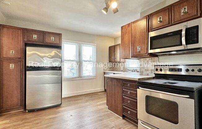 3 beds, 1 bath, $1,375