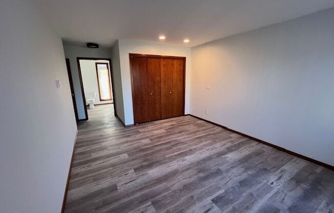Renovated 3 bed 1.5 bath. Modern Finishes