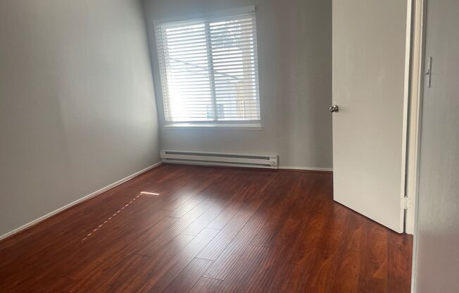 1 bed, 1 bath, 650 sqft, $1,619, Unit 12