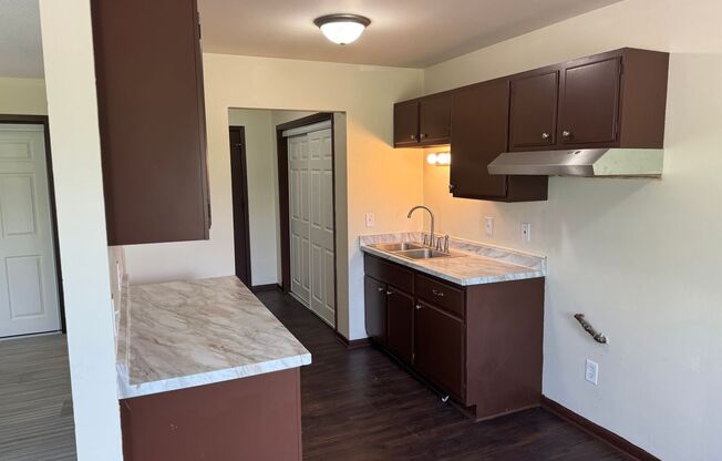 1 bed, 2 baths, 700 sqft, $950