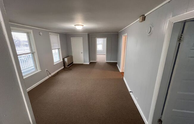 3 beds, 1 bath, $1,650, Unit 2