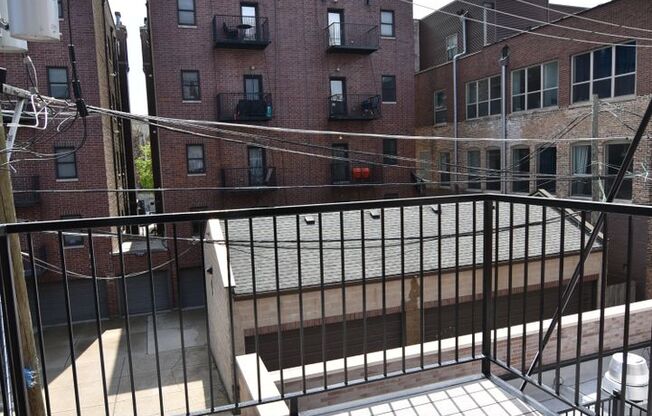 1 bed, 1 bath, 725 sqft, $2,750, Unit 927-202