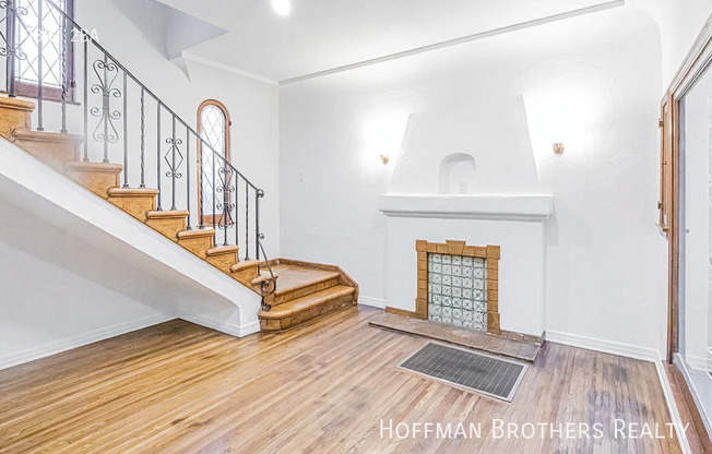 3963 W 7 ST
