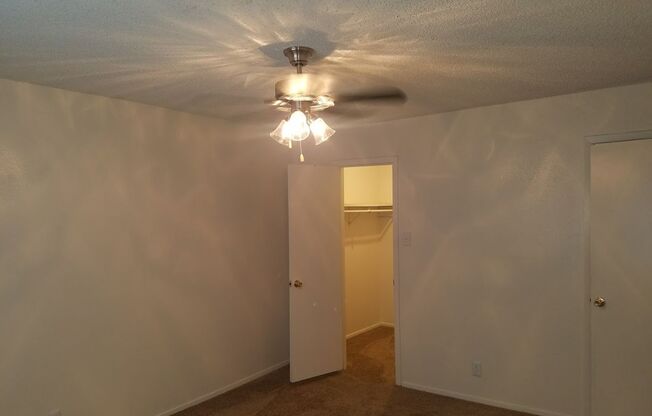 1 bed, 1 bath, 714 sqft, $840, Unit *324