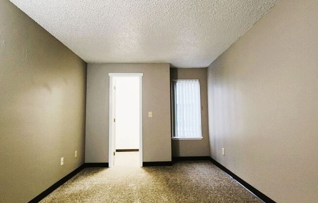 1 bed, 1 bath, 643 sqft, $1,275, Unit 227