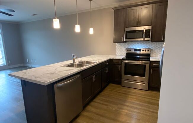 1 bed, 1 bath, 798 sqft, $975, Unit 202