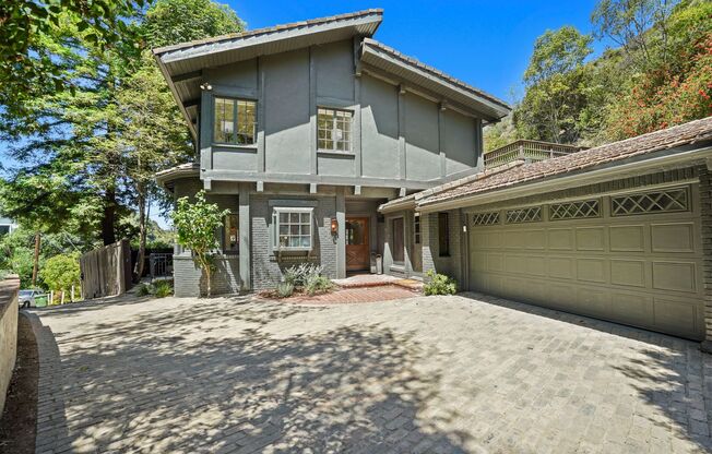 Fantastic Fully Furnished 3 bed 3.5 bath secluded home in Beverly Hills