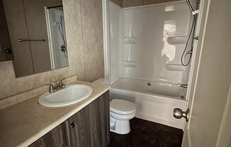 3 beds, 2 baths, $1,200, Unit 246