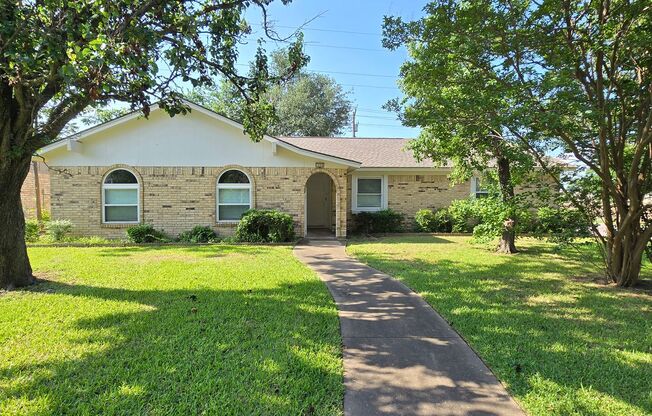 Bedford 3/2/2 Home For Lease! NO HOA! (35% BAC)