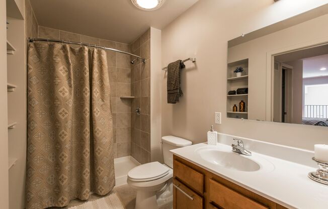 2 beds, 2 baths, $2,995, Unit #204