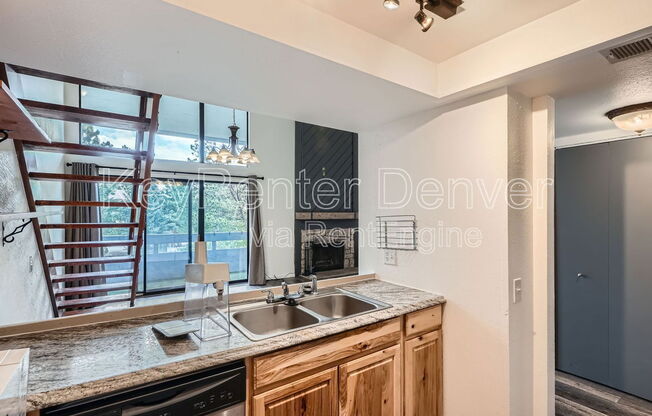 13992 E STANFORD CIR
