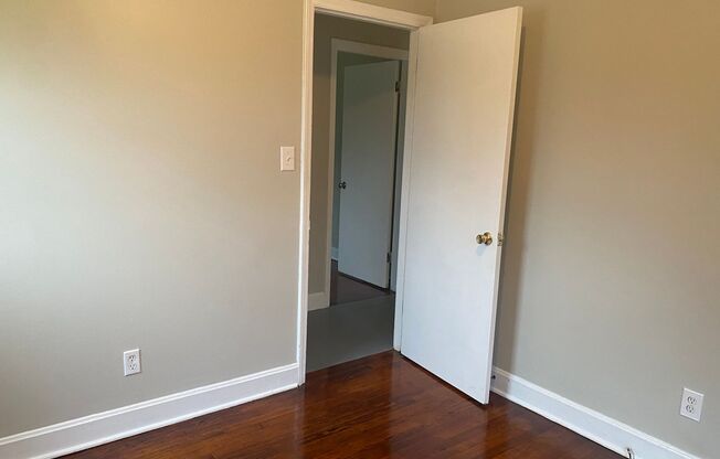 3 Bedroom Brick Ranch in NW Charlotte
