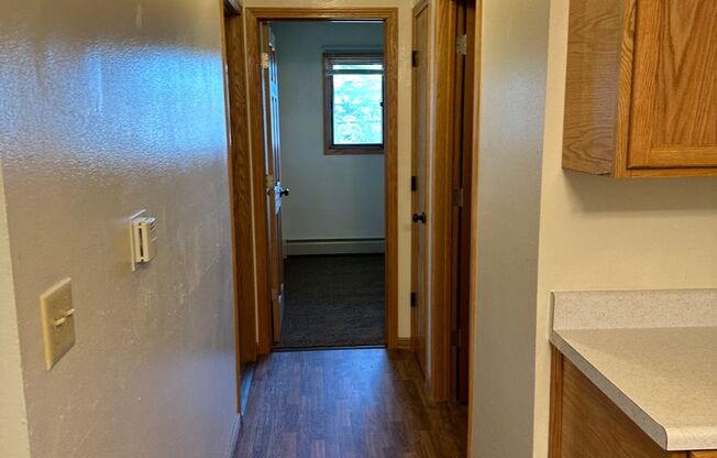 2 beds, 1 bath, 635 sqft, $875