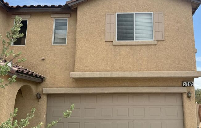 3 BEDROOMS HOME WITH 2.5 BATHROOMS