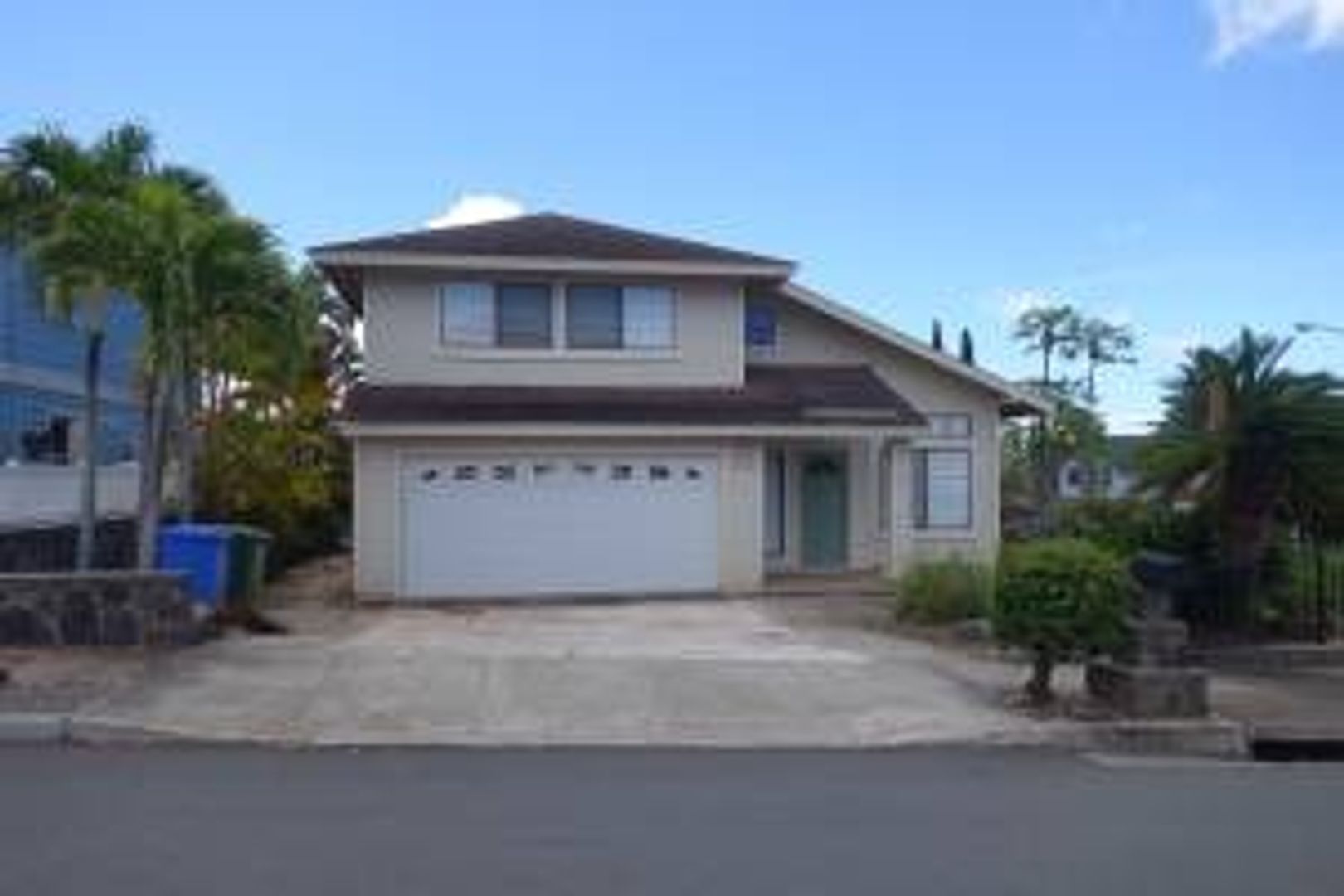 Cozy 3 BD/ 2.5 BA Home in Makakilo!