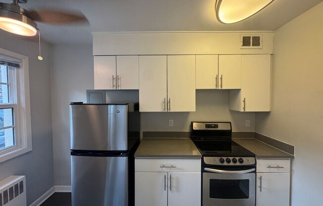 1 bed, 1 bath, 609 sqft, $1,450, Unit 230