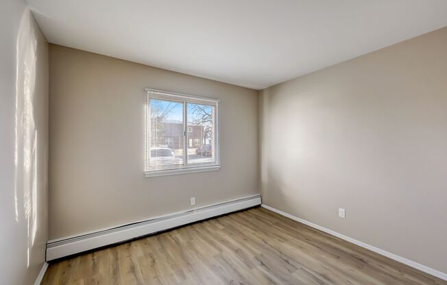 2 beds, 1 bath, $1,299