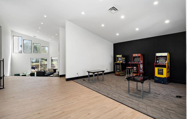 Clubhouse Game Room at Glen at Bogey Hills, Missouri