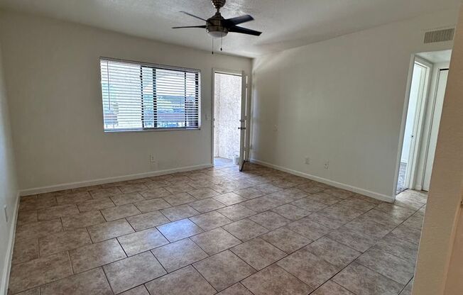 1 bed, 1 bath, 580 sqft, $850, Unit 2142