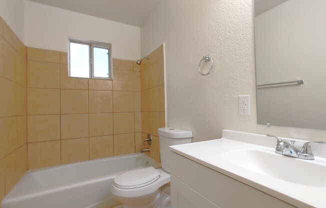2 beds, 1 bath, 850 sqft, $995, Unit Unit 1