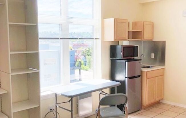 Studio, 1 bath, 230 sqft, $1,191, Unit F-07