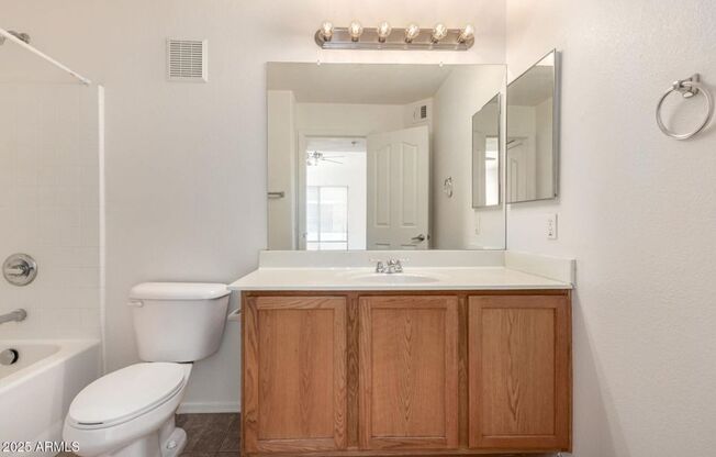 2 beds, 2.5 baths, $1,950, Unit # 1411