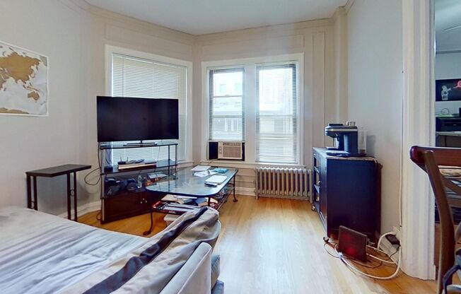 1 bed, 1 bath, 500 sqft, $2,100, Unit 409