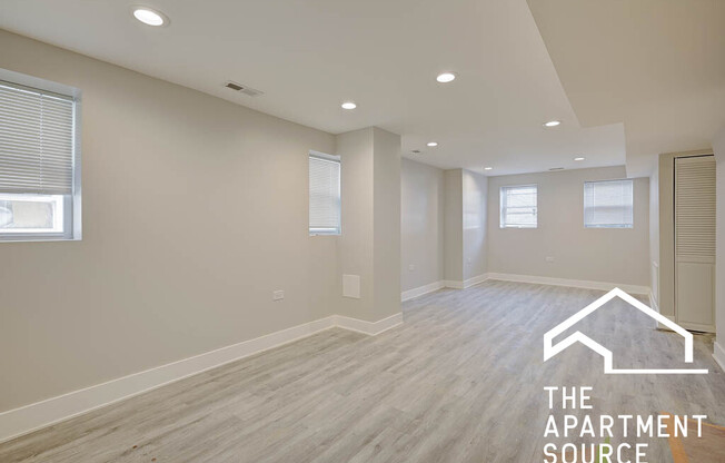 2935 N LAWNDALE