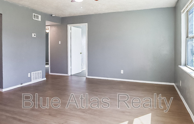 1212 RIVERVIEW DR