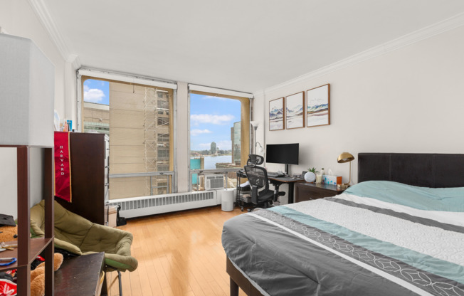 4 beds, 2 baths, 1,300 sqft, $9,000, Unit 15M