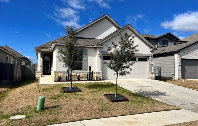 Del Valle Sundance Crossing / 4 bedrooms, 2 baths, 1 story home / Like New built 2021 / Refrigerator, Washer & Dryer