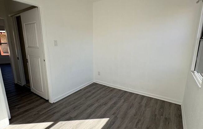 1 bed, 1 bath, 400 sqft, $1,595, Unit 12