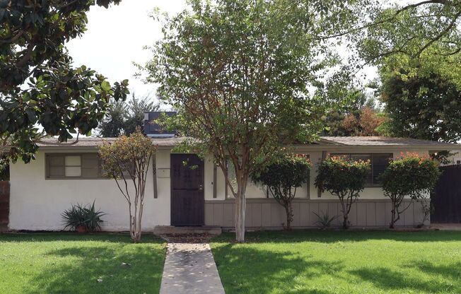 Charming 4-Bedroom Home Near Bakersfield College with Recent Updates