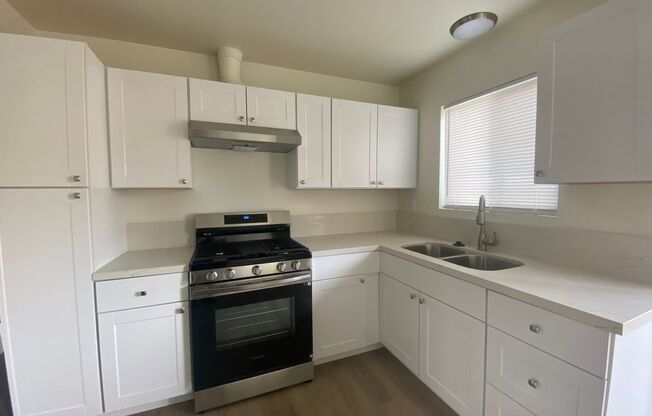 2 beds, 1 bath, $2,100, Unit Downstairs