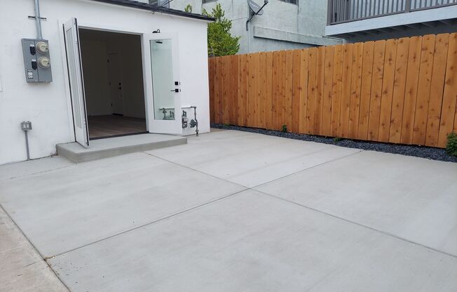 Completely remodeled 2 bd/1ba in charming neighborhood of Pacific Beach!