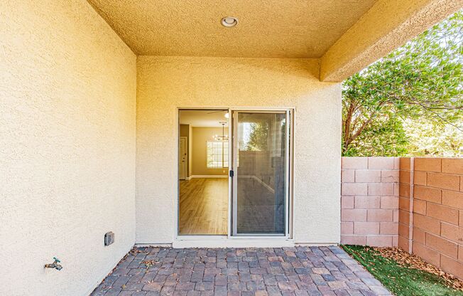 3 beds, 3 baths, $2,200