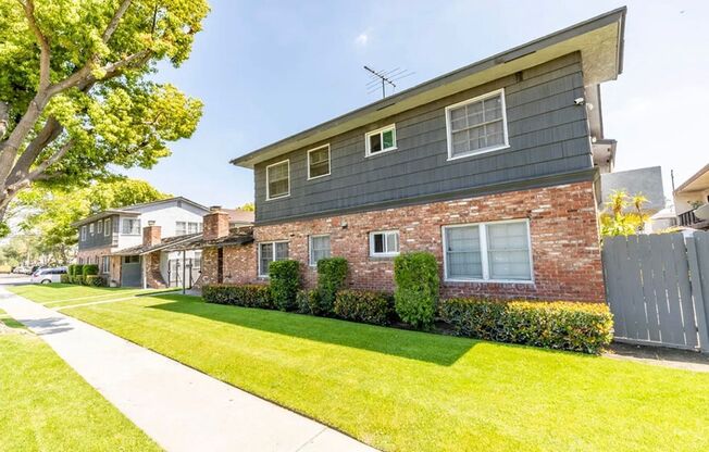 Spacious 1 Bedroom/1 Bathroom Apartment - $500 Off Move In + Reimbursed Application Fee