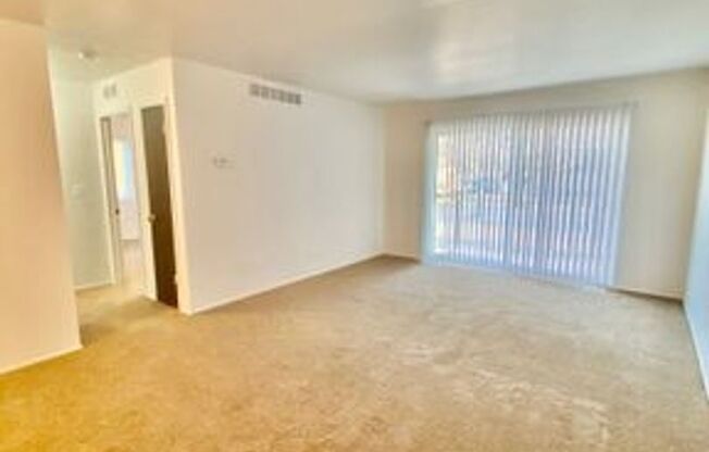 2 beds, 1 bath, 850 sqft, $1,345, Unit 810