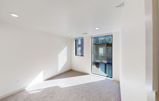 3 beds, 2 baths, 974 sqft, $1,425, Unit 6000-204