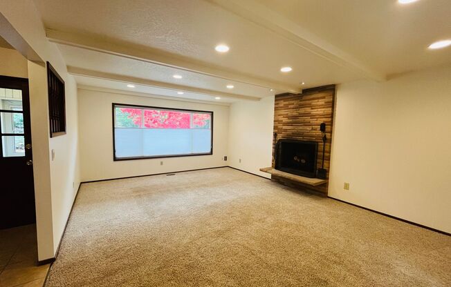 Charming One-Level Home in Garden Home — Near Washington Square & Trader Joe’s! Landscaping Included + $500 Off First Month’s Rent!