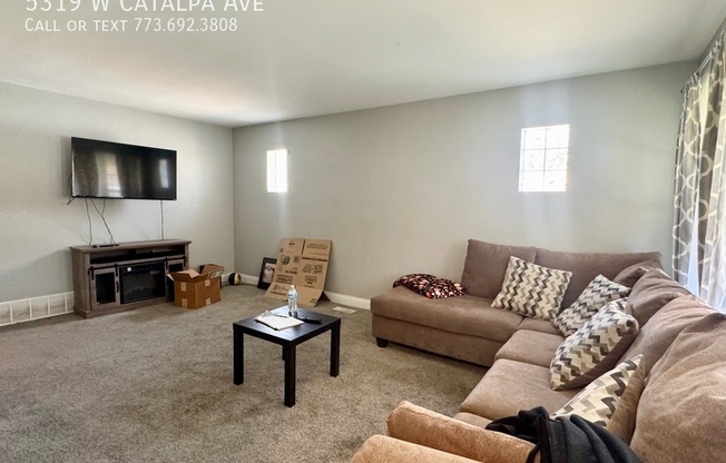5319 W Catalpa Ave, Chicago IL